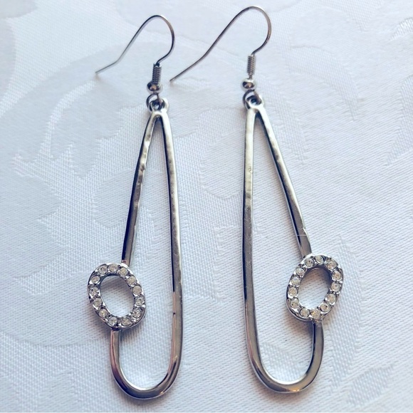 👀4/$25 Silver-tone Dangly Earrings with Crystal Oval - Picture 1 of 5